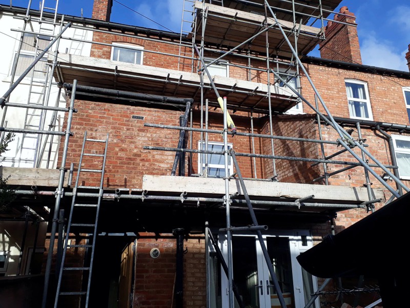 Walling repairs, brick replacement and pointing
